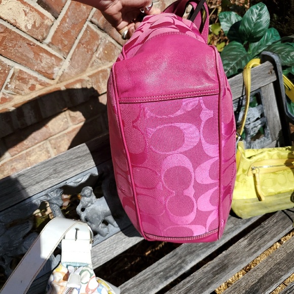 Coach - Picture 4 of 8